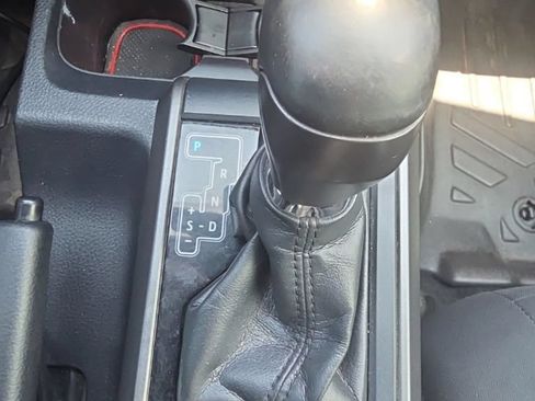 Used 2019 Toyota Tacoma TRD Sport w/ Technology Package AWD/4WD image 18