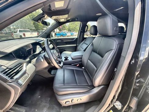 Certified 2026 GMC Acadia Elevation w/ Elevation Premium Package FWD image 18