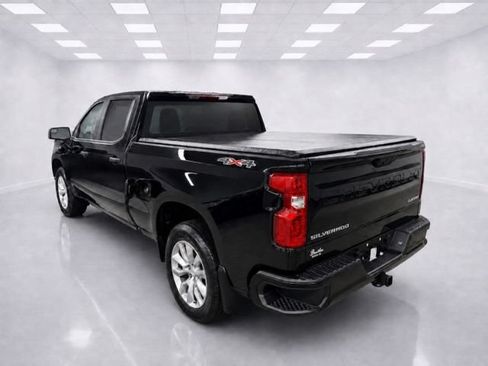 Used 2024 Chevrolet Silverado 1500 Custom AWD/4WD image 7
