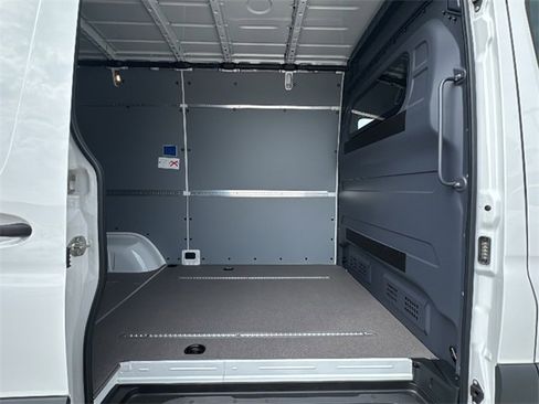 New 2024 Mercedes-Benz Sprinter 144 Cargo image 4