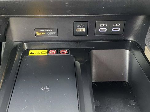 Used 2025 Toyota Camry LE image 39