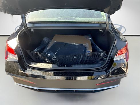 New 2026 Hyundai Elantra SE image 18