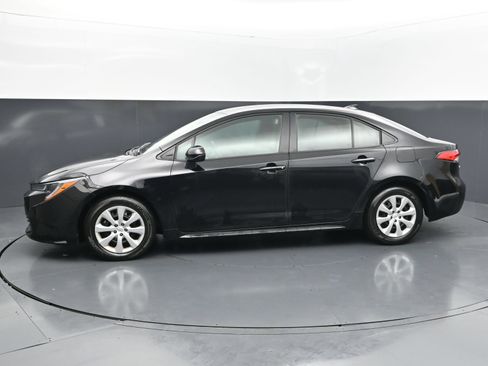 Used 2026 Toyota Corolla LE FWD image 2