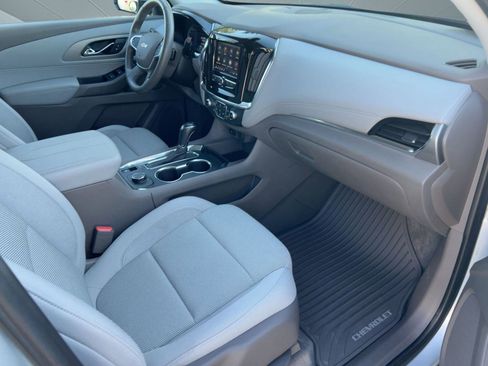 Used 2020 Chevrolet Traverse LT image 31
