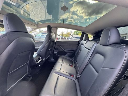 Used 2023 Tesla Model Y Long Range AWD/4WD image 15