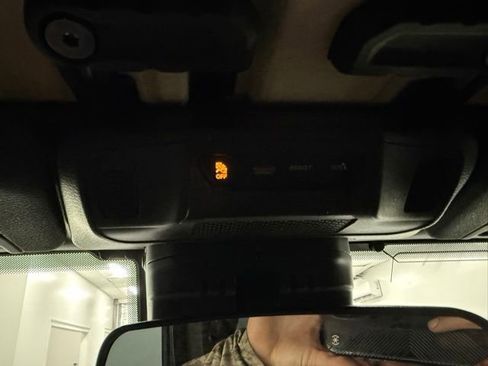 Used 2024 Jeep Gladiator Sport image 20