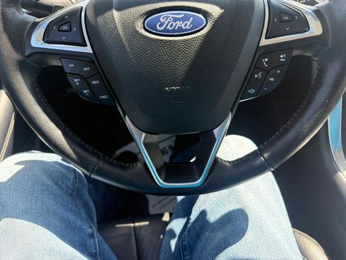 Used 2018 Ford Edge Titanium AWD/4WD image 10