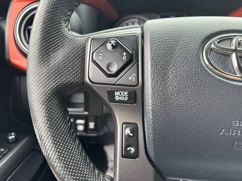 Used 2017 Toyota Tacoma TRD Sport w/ Tow Package AWD/4WD image 35