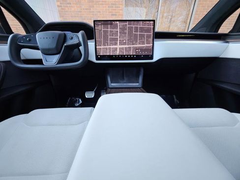Used 2023 Tesla Model X image 37