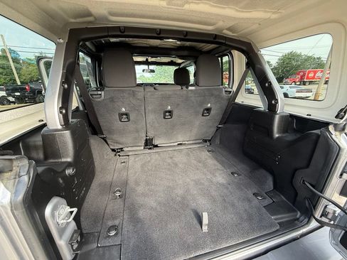 Used 2020 Jeep Wrangler Unlimited Sahara AWD/4WD image 26