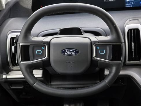 Used 2025 Ford Expedition Active RWD image 25
