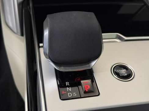 Used 2025 Land Rover Range Rover SE AWD/4WD image 35