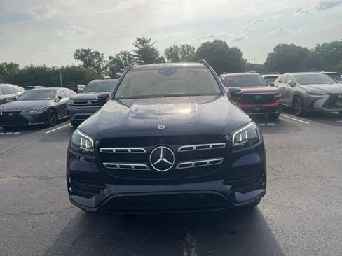 Used 2022 Mercedes-Benz GLS 450 4MATIC image 2