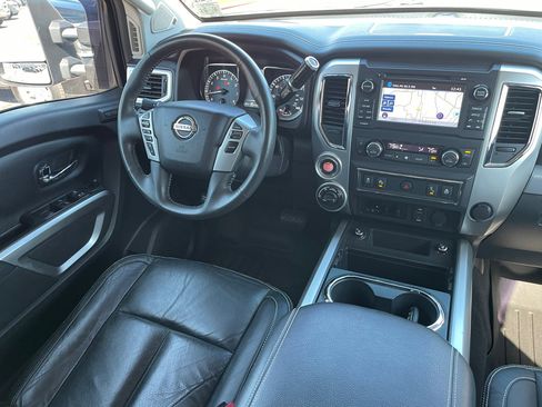 Used 2016 Nissan Titan PRO-4X w/ Pro-4x Convenience Package image 13