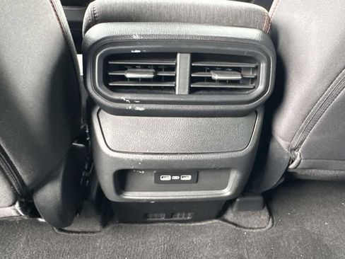 Used 2023 Honda Pilot Sport image 16
