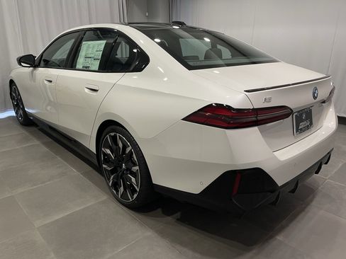 New 2025 BMW i5 M60 w/ Executive Package image 4