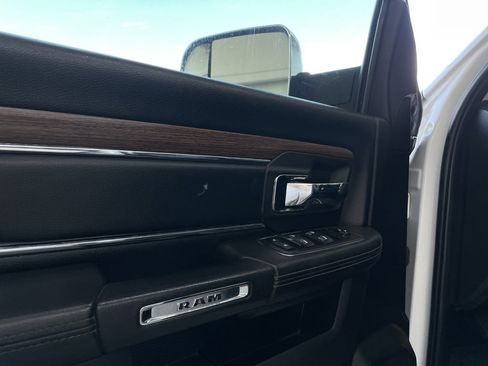 Used 2018 RAM 1500 Laramie image 12