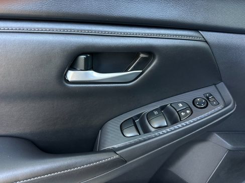 Used 2025 Nissan Sentra SV FWD image 10