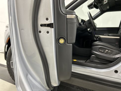 Used 2024 Rivian R1S Adventure Dual AWD/4WD image 32