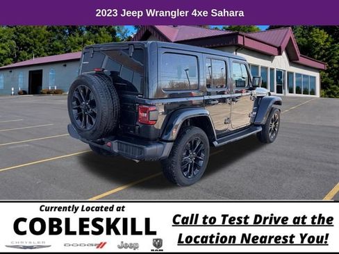Used 2023 Jeep Wrangler Unlimited Sahara AWD/4WD image 5