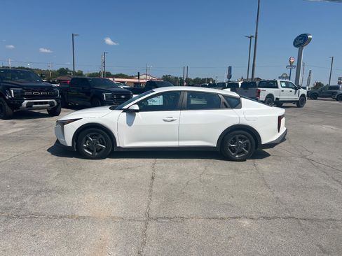 Used 2025 Kia K4 FWD image 6