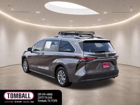Used 2022 Toyota Sienna XLE FWD image 5