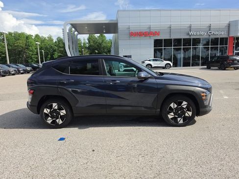 Used 2025 Hyundai Kona SEL FWD image 9