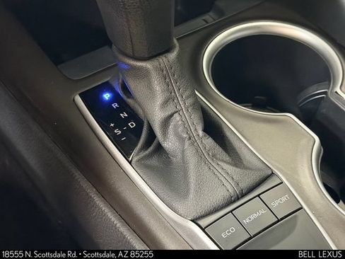Used 2022 Toyota Camry LE w/ Carpet Mat Package (TMS) FWD image 30