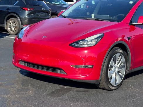 Used 2022 Tesla Model Y Long Range AWD/4WD image 33
