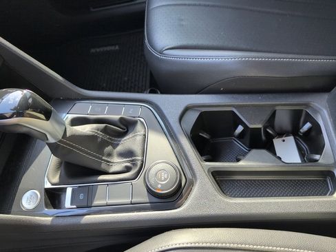 Used 2022 Volkswagen Tiguan SE R-Line image 53