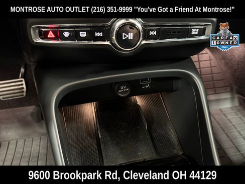 Used 2022 Volvo XC40 T5 R-Design w/ Climate Package image 25