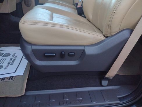 Used 2012 Ford F350 Lariat w/ Lariat Interior Pkg image 19