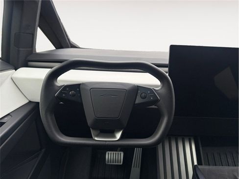 Used 2024 Tesla Cybertruck AWD Crew Cab image 13