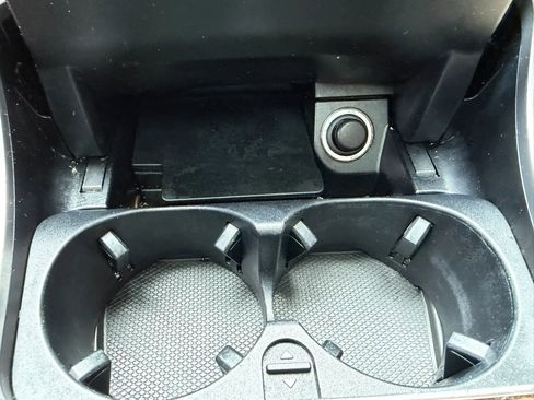 Used 2019 Mercedes-Benz GLC 300 4MATIC w/ Premium Package image 20