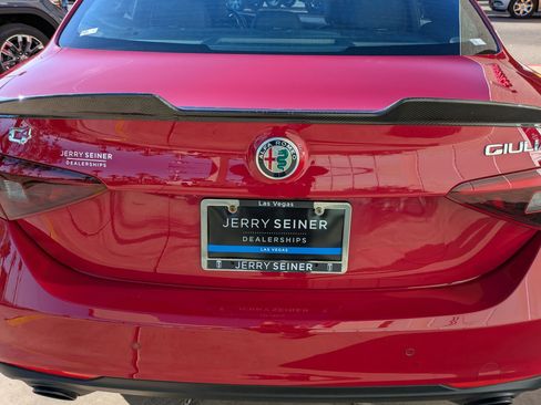 Used 2022 Alfa Romeo Giulia Sprint image 14