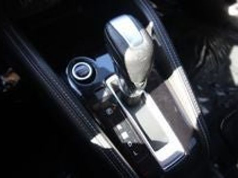 Used 2020 Nissan Kicks SR image 17