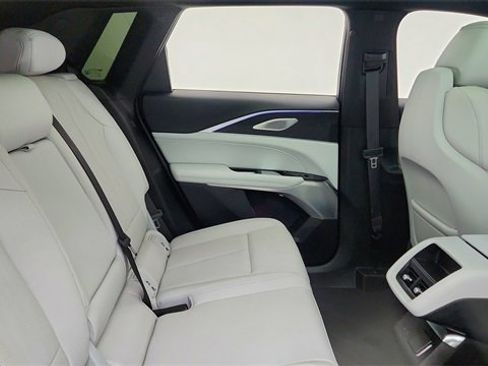 Used 2025 Cadillac Lyriq Luxury image 25