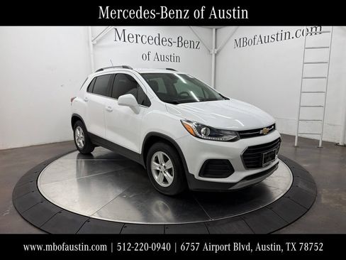 Used 2019 Chevrolet Trax LT FWD image 1