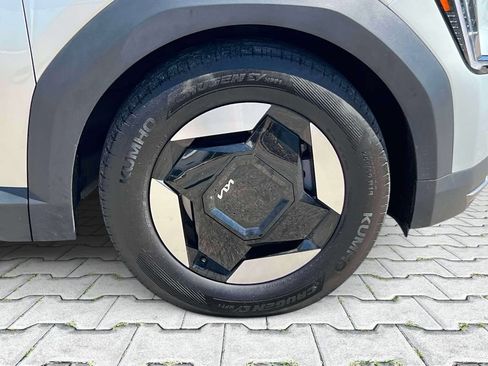 Certified 2024 Kia EV9 Light Long Range RWD image 8