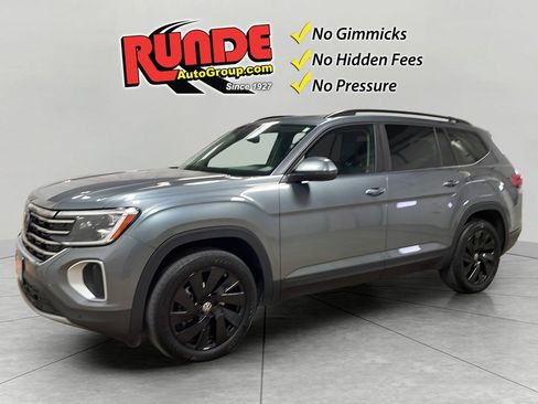 Used 2024 Volkswagen Atlas SE image 1