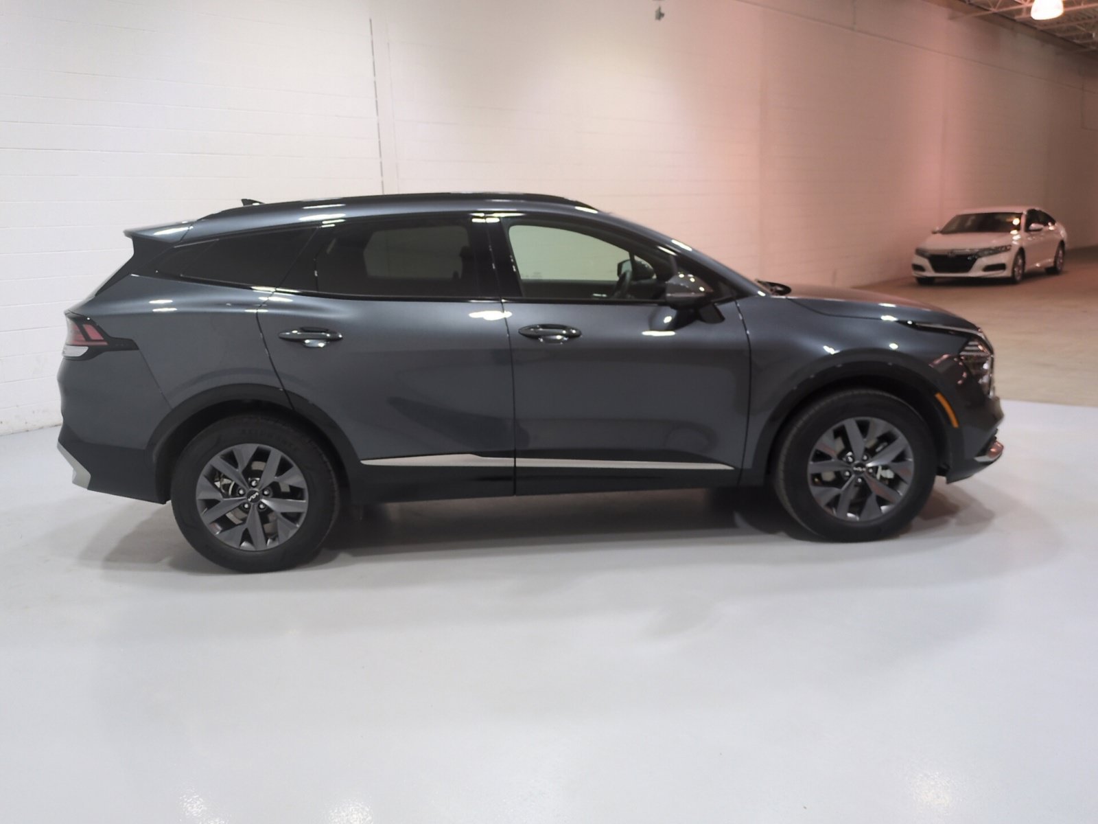 Certified 2025 Kia Sportage SX Prestige AWD/4WD image 2