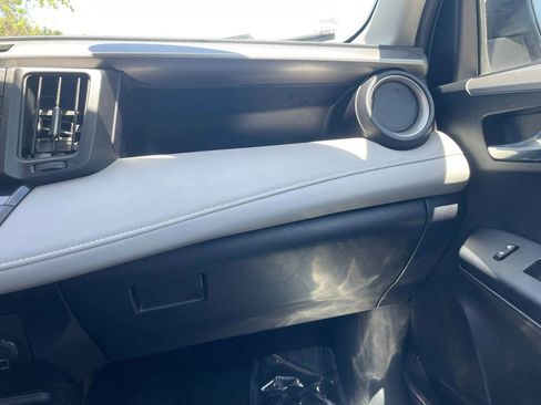 Used 2016 Toyota RAV4 XLE AWD/4WD image 15