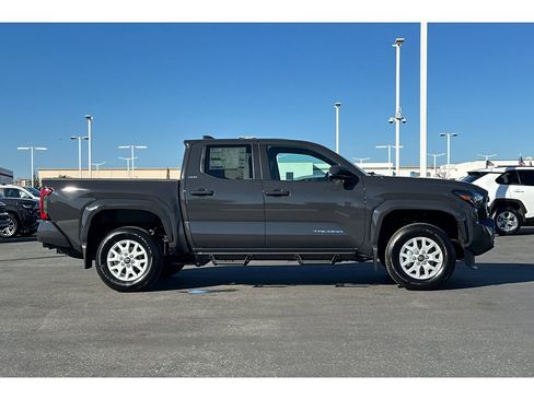 New 2026 Toyota Tacoma SR5 image 3