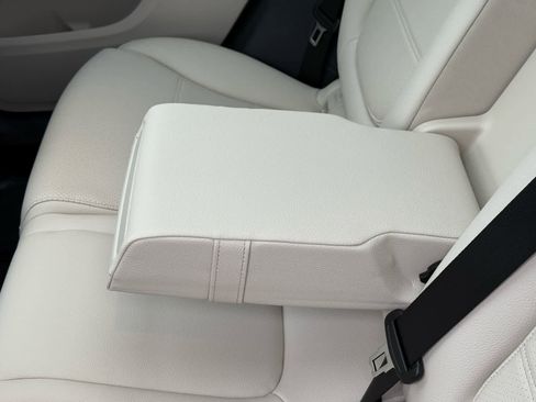 Used 2026 Mercedes-Benz GLC 300 4MATIC image 34