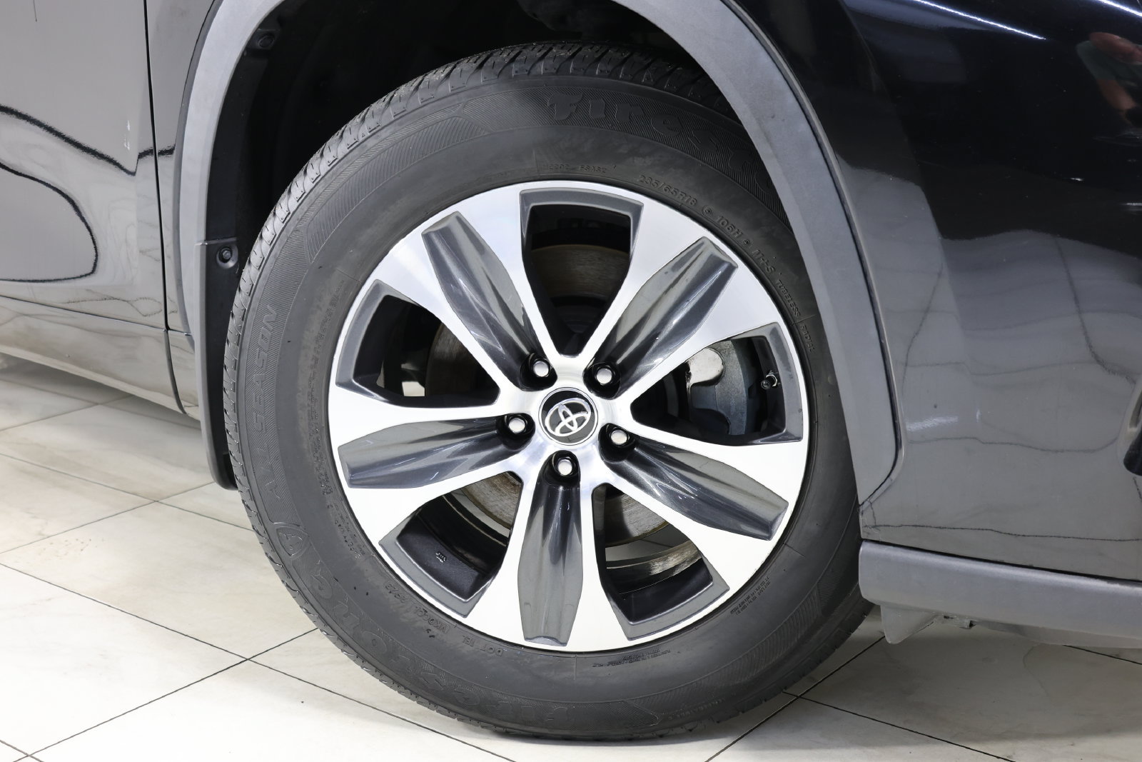 Used 2022 Toyota Highlander XLE AWD/4WD image 14