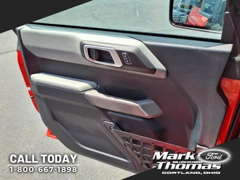 Used 2022 Ford Bronco Badlands image 10