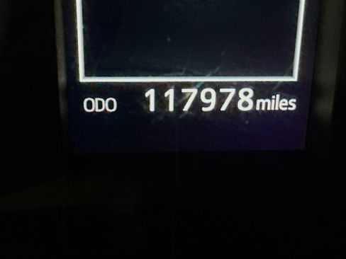 Used 2019 Toyota Highlander LE image 18