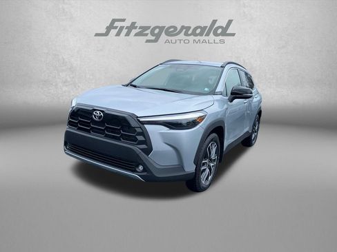 Used 2026 Toyota Corolla Cross XLE AWD/4WD image 4