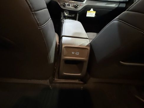 Used 2025 Buick Envista Preferred w/ Convenience II Package image 29