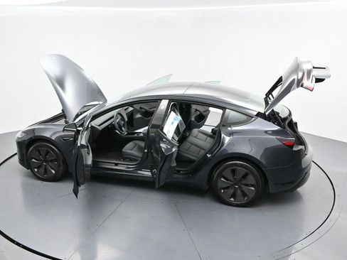 Used 2025 Tesla Model 3 Long Range RWD image 39